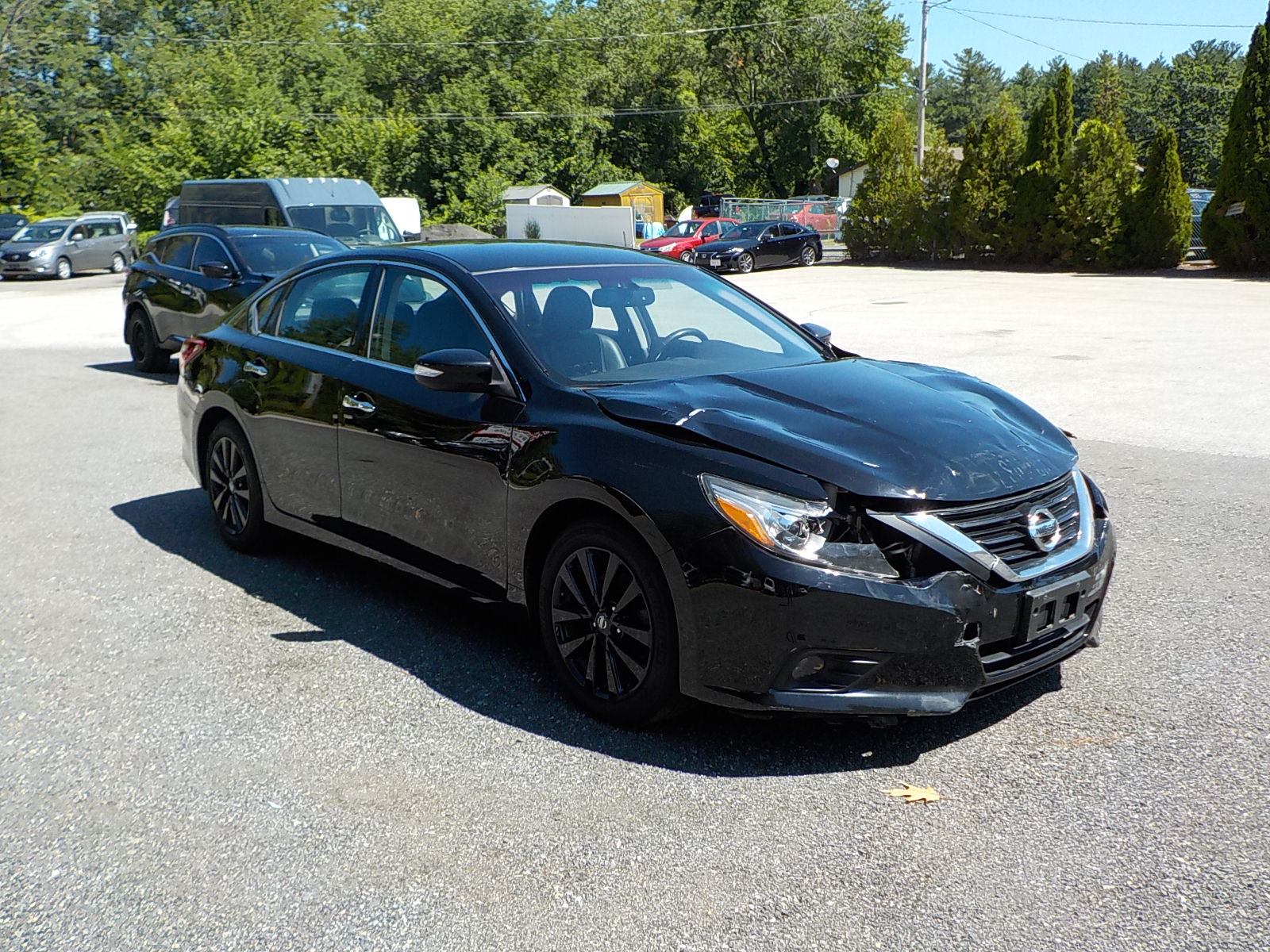 Salvage Nissan Altima Image