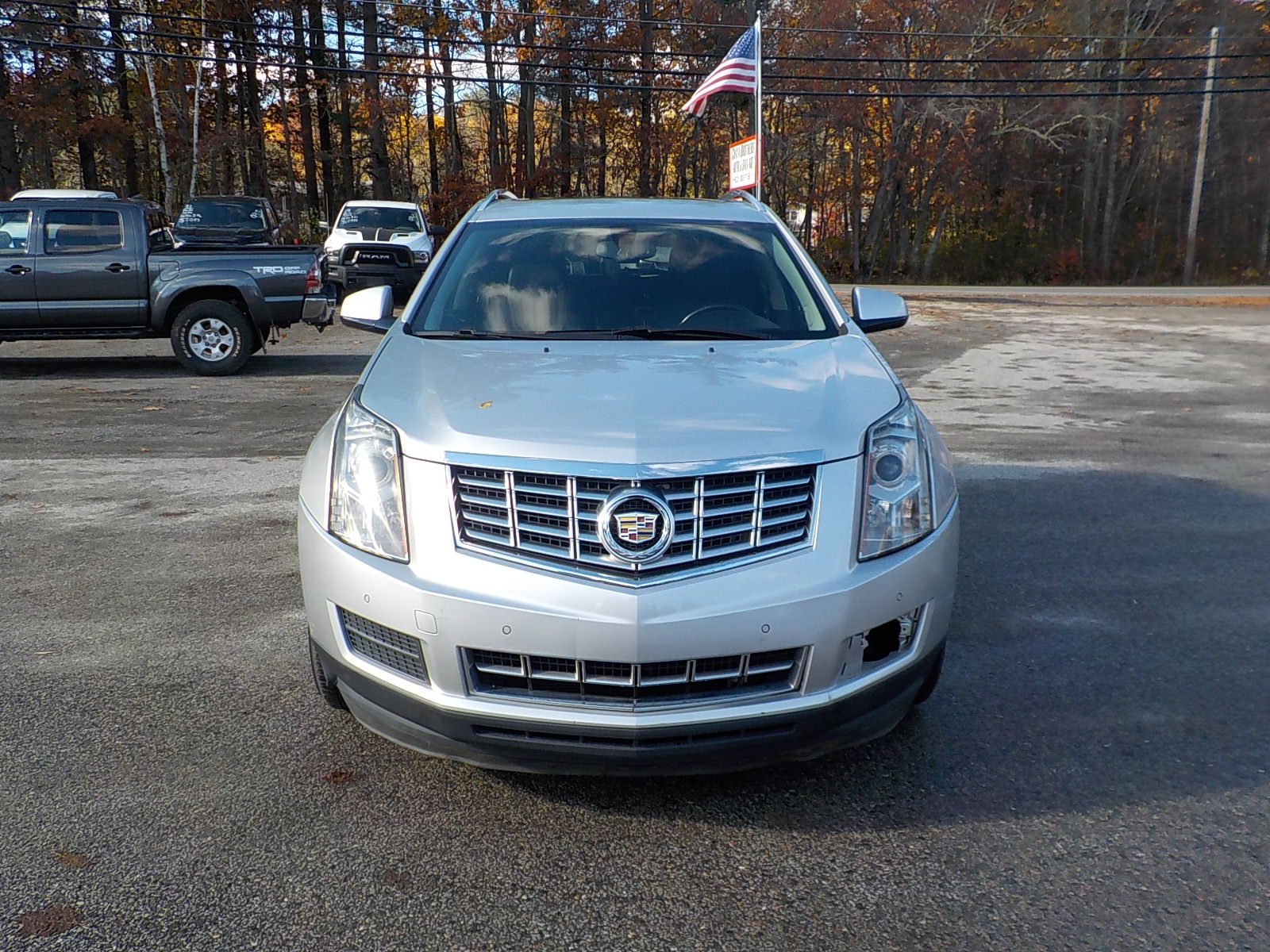 Cadillac SRX Image 2