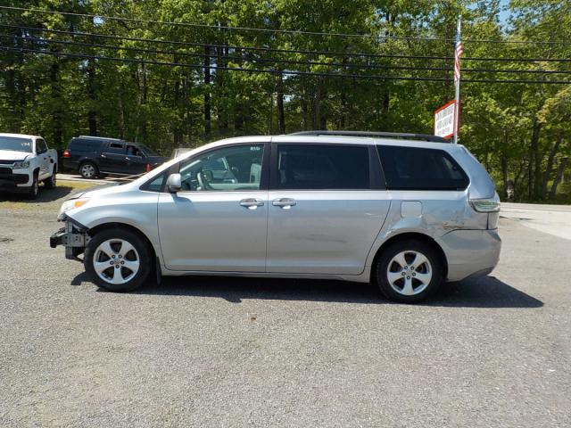 Toyota Sienna Image 6