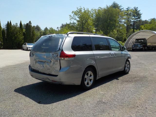 Toyota Sienna Image 8