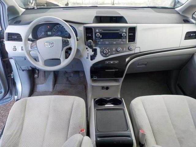 Toyota Sienna Image 3