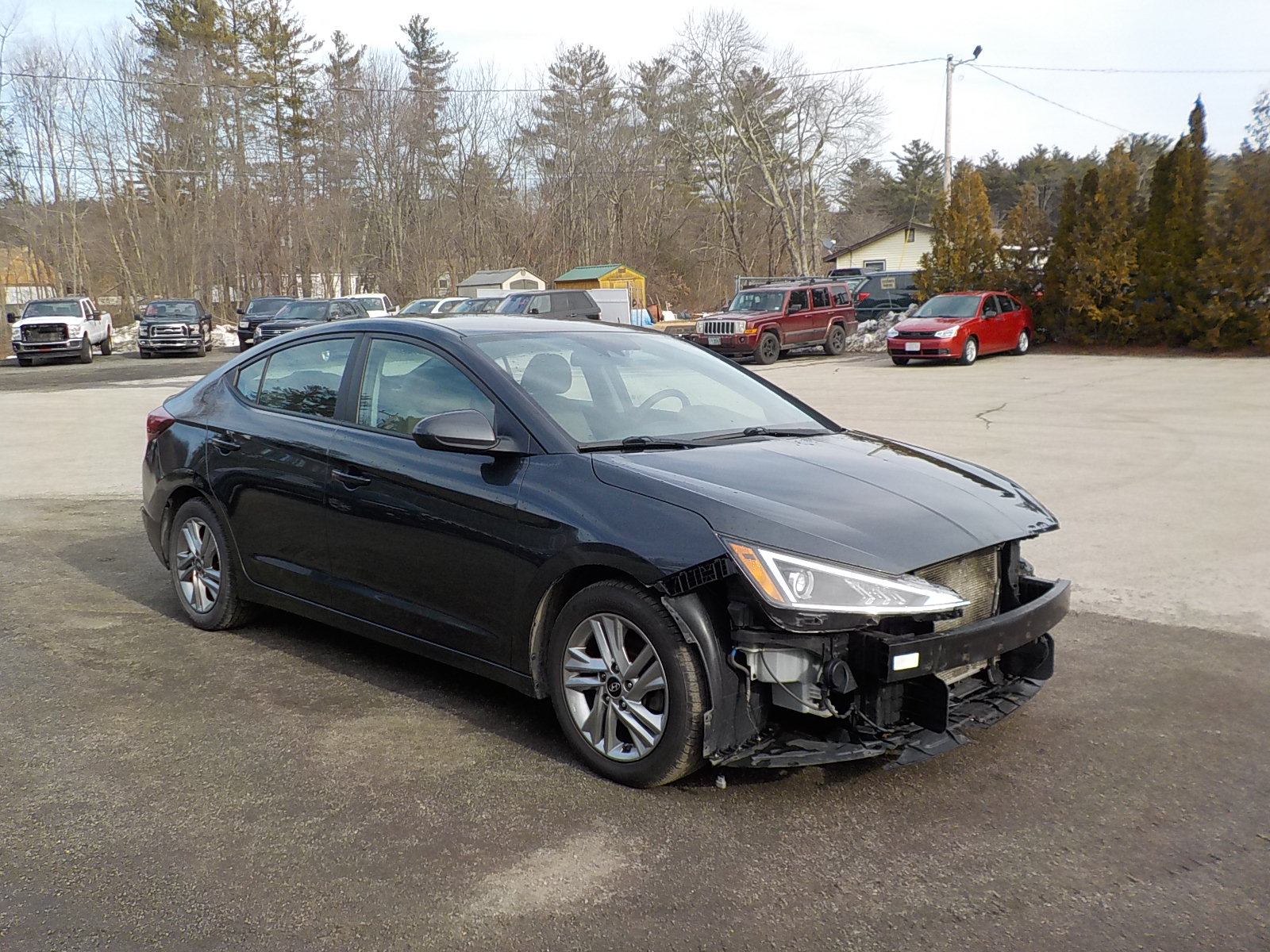 Salvage Hyundai Elantra Image