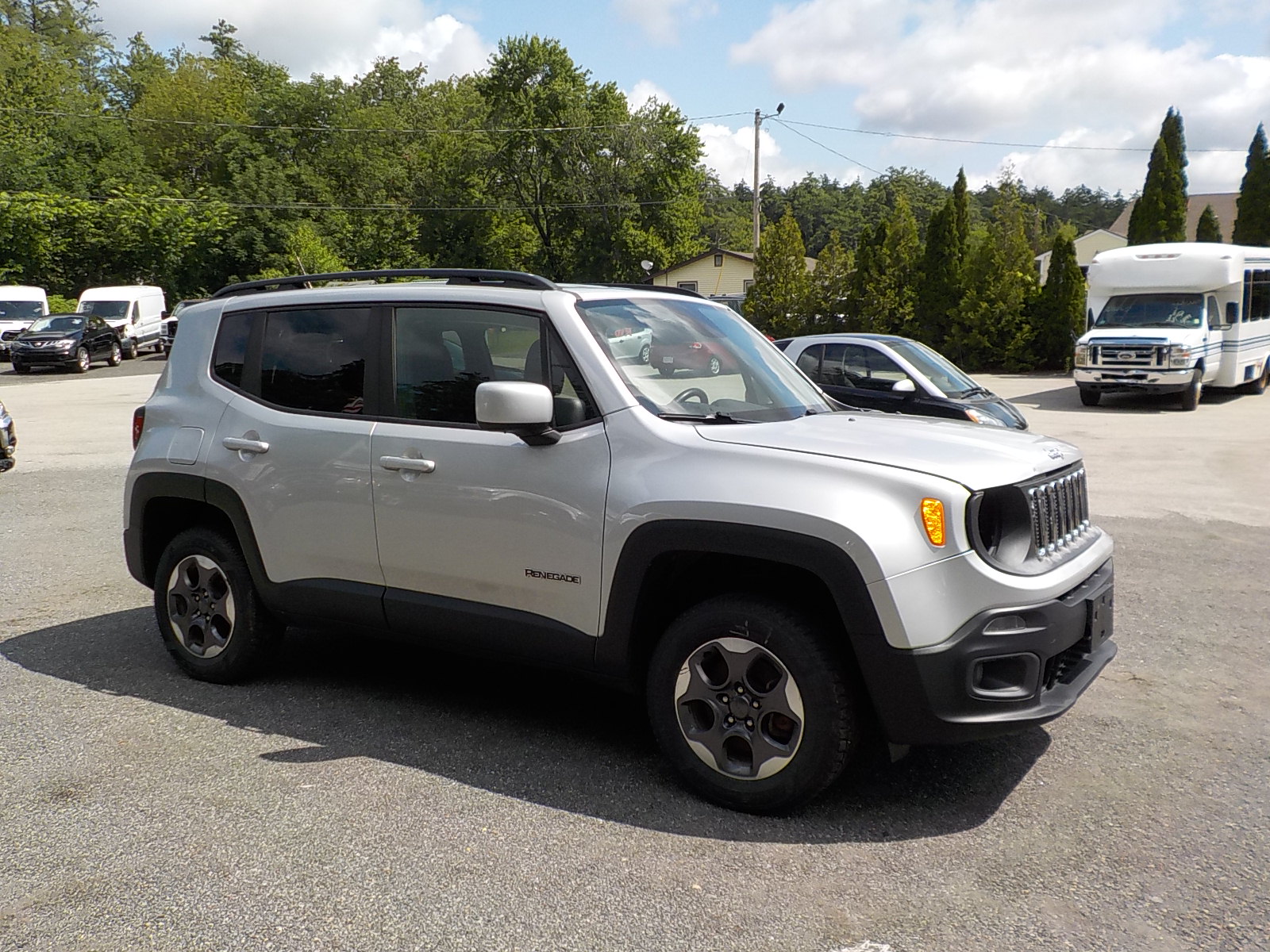 Salvage Jeep Renegade Image
