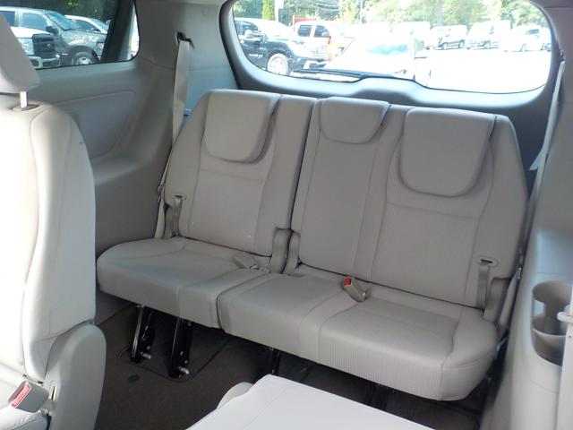 Kia Sedona Image 13