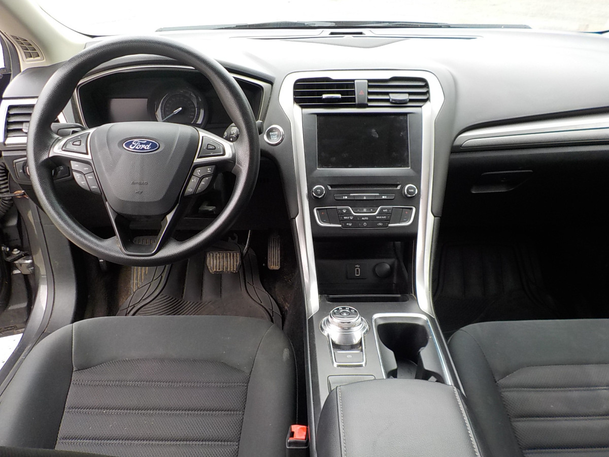 Ford Fusion Image 11