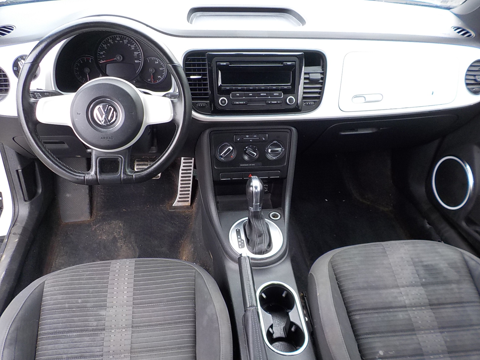 Volkswagen beetle Image 11