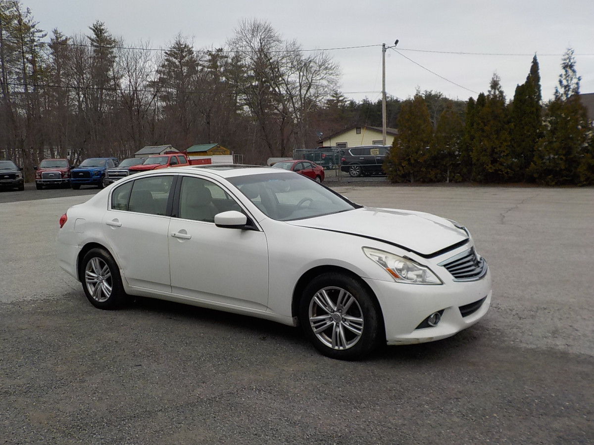 Salvage INFINITI G37 Image