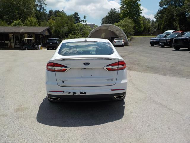 Ford Fusion Image 12