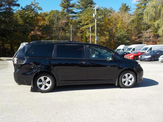 Toyota Sienna Image 8