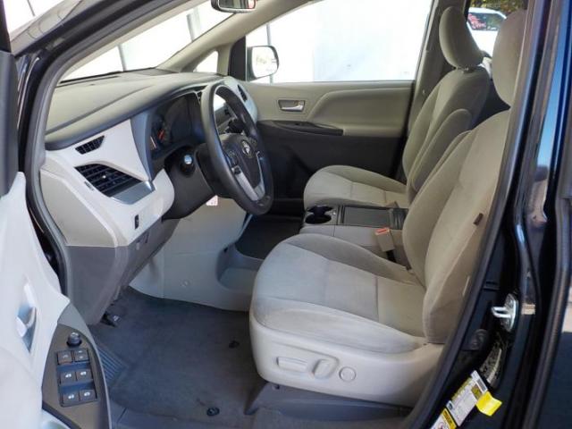 Toyota Sienna Image 10