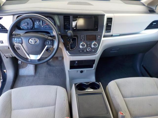 Toyota Sienna Image 14