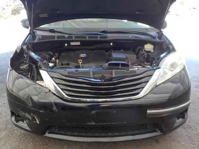 Toyota Sienna Image 16