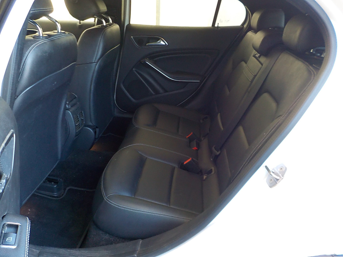 Mercedes-Benz GLA Image 3