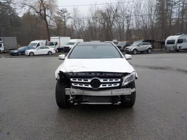 Mercedes-Benz GLA Image 8