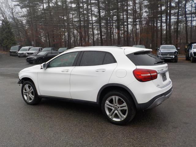 Mercedes-Benz GLA Image 11