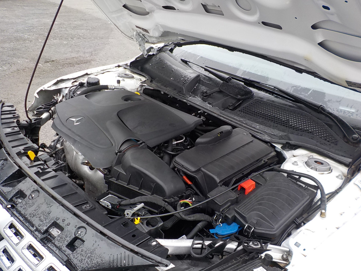 Mercedes-Benz GLA Image 16