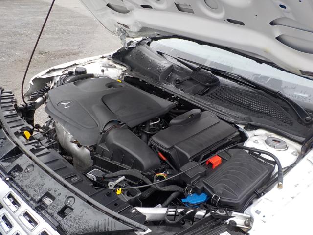 Mercedes-Benz GLA Image 16