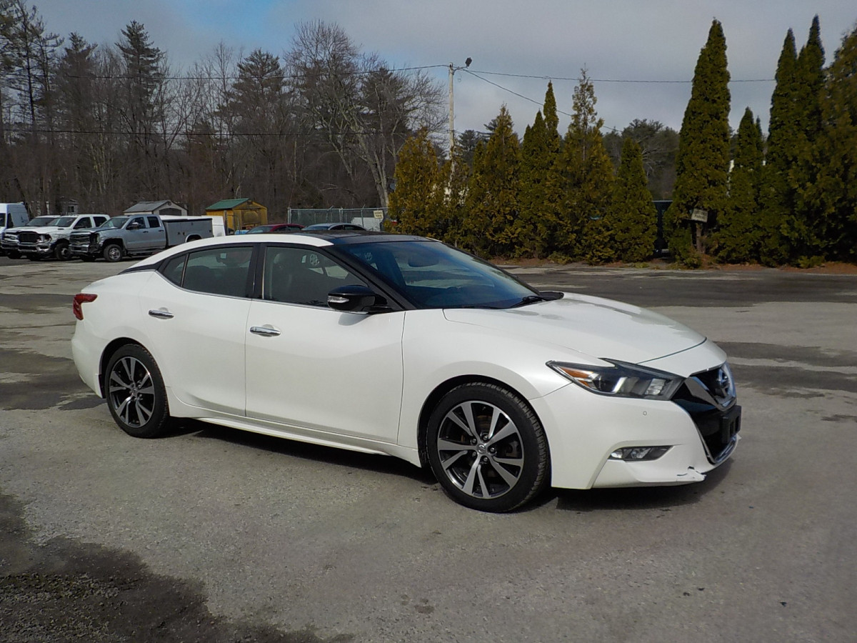 Salvage Nissan Maxima Image