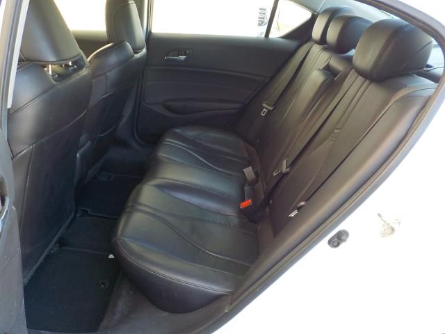 Acura ILX Image 10