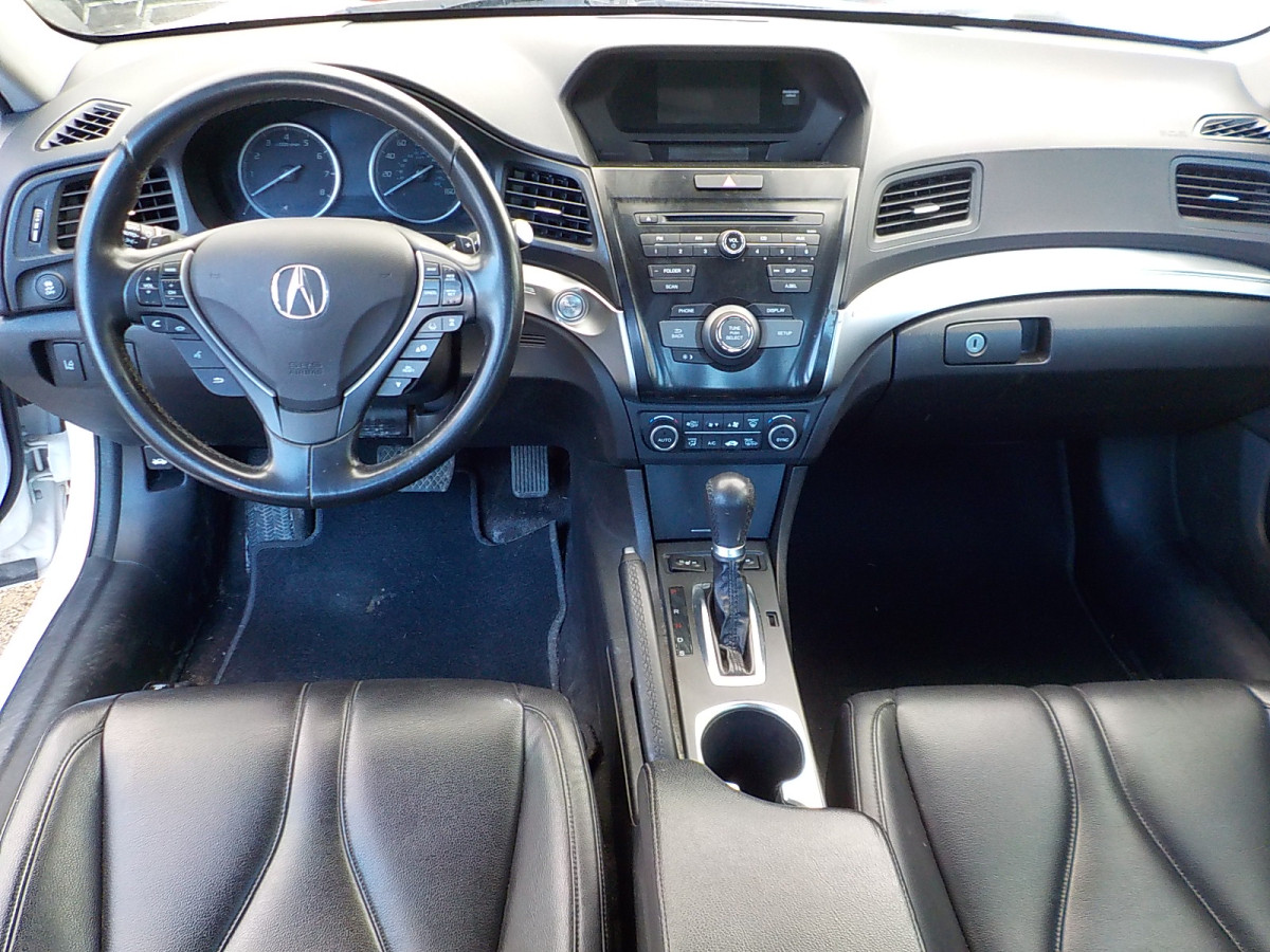 Acura ILX Image 11