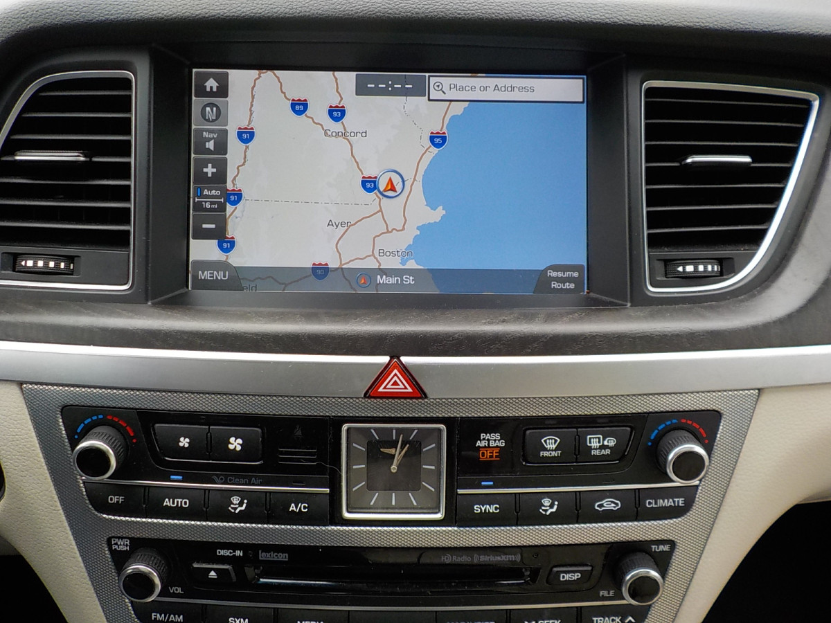 Genesis G80 Image 13