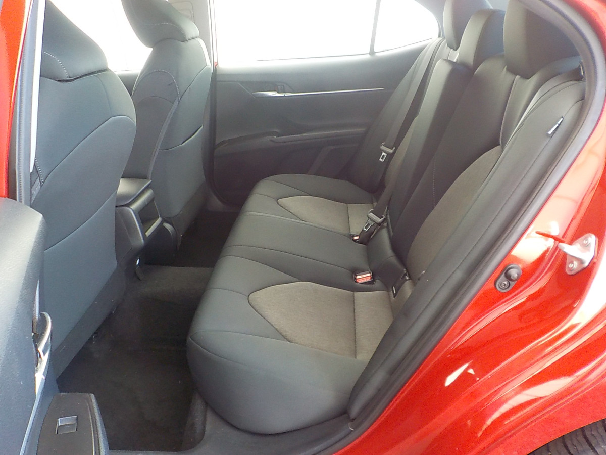 Toyota Camry Image 8