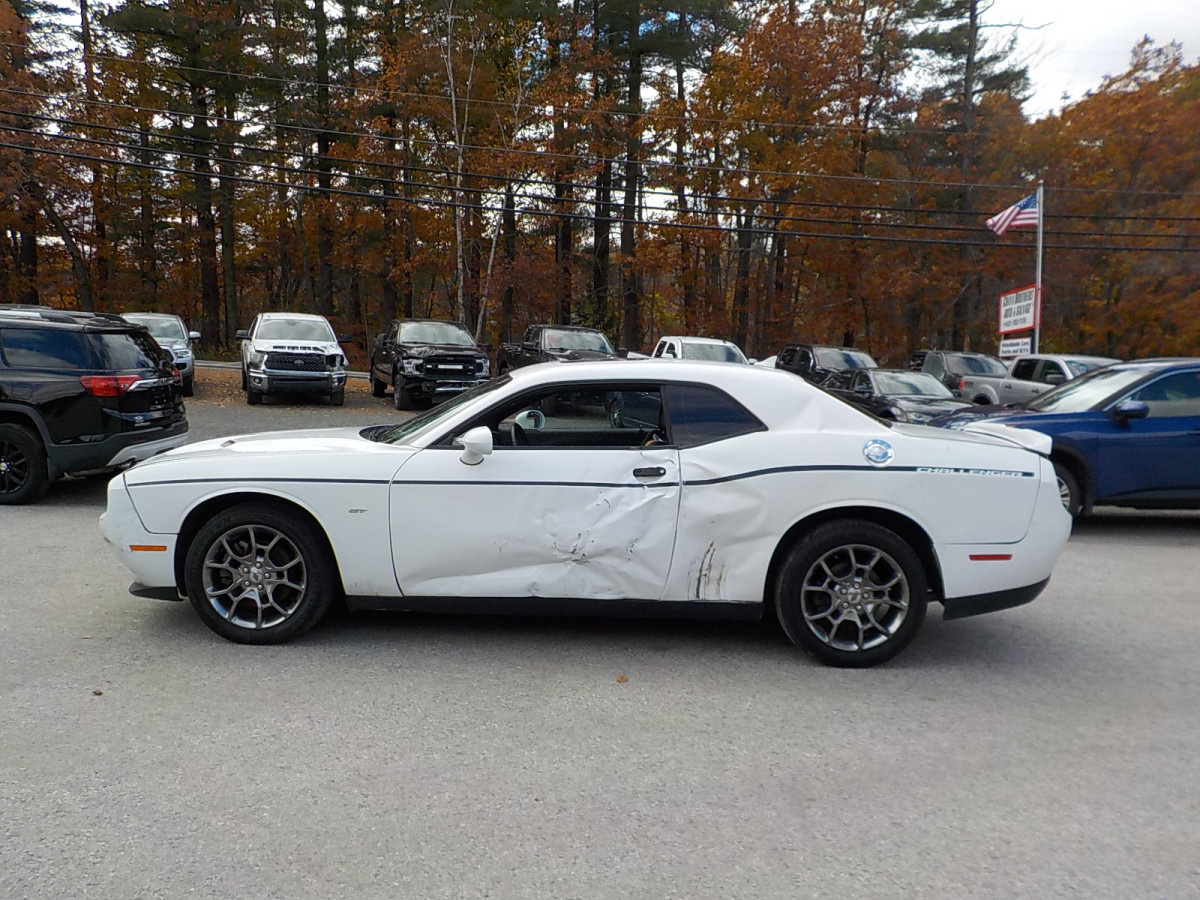 Dodge Challenger Image 4
