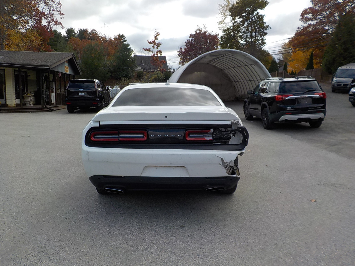 Dodge Challenger Image 6