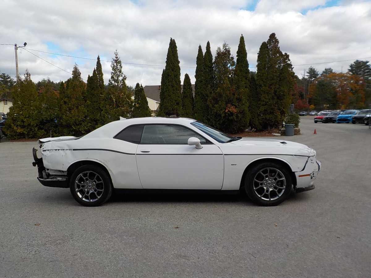 Dodge Challenger Image 8