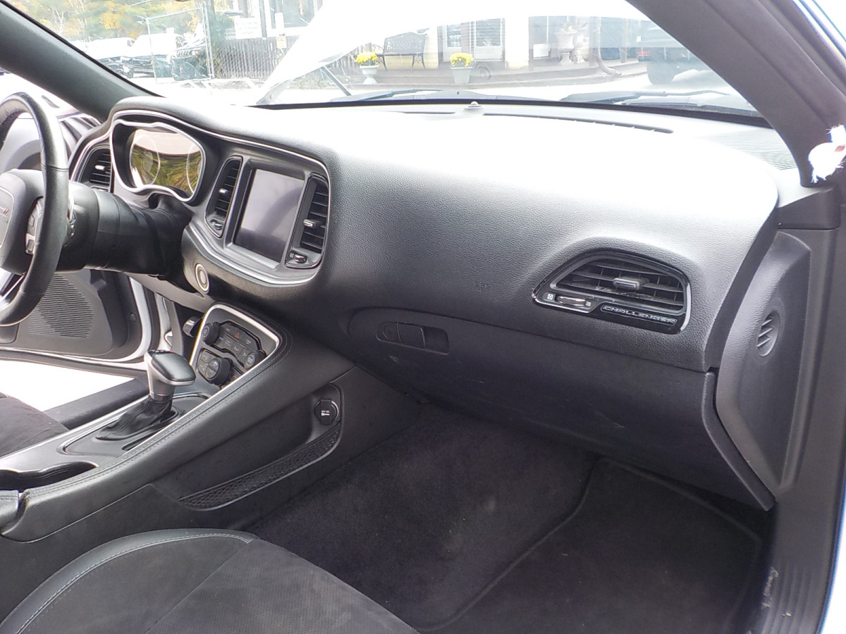 Dodge Challenger Image 12