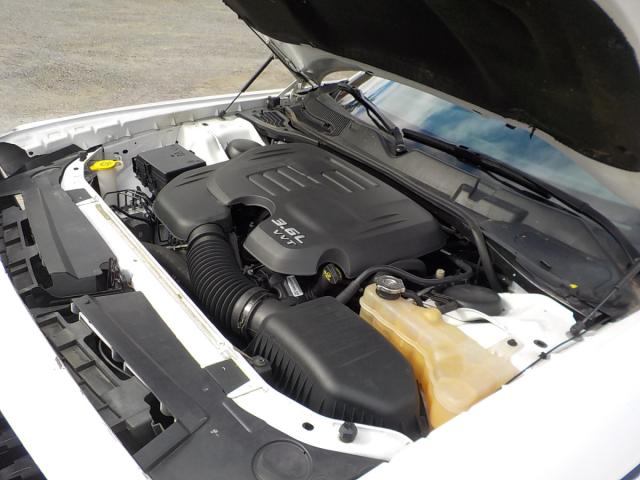 Dodge Challenger Image 14