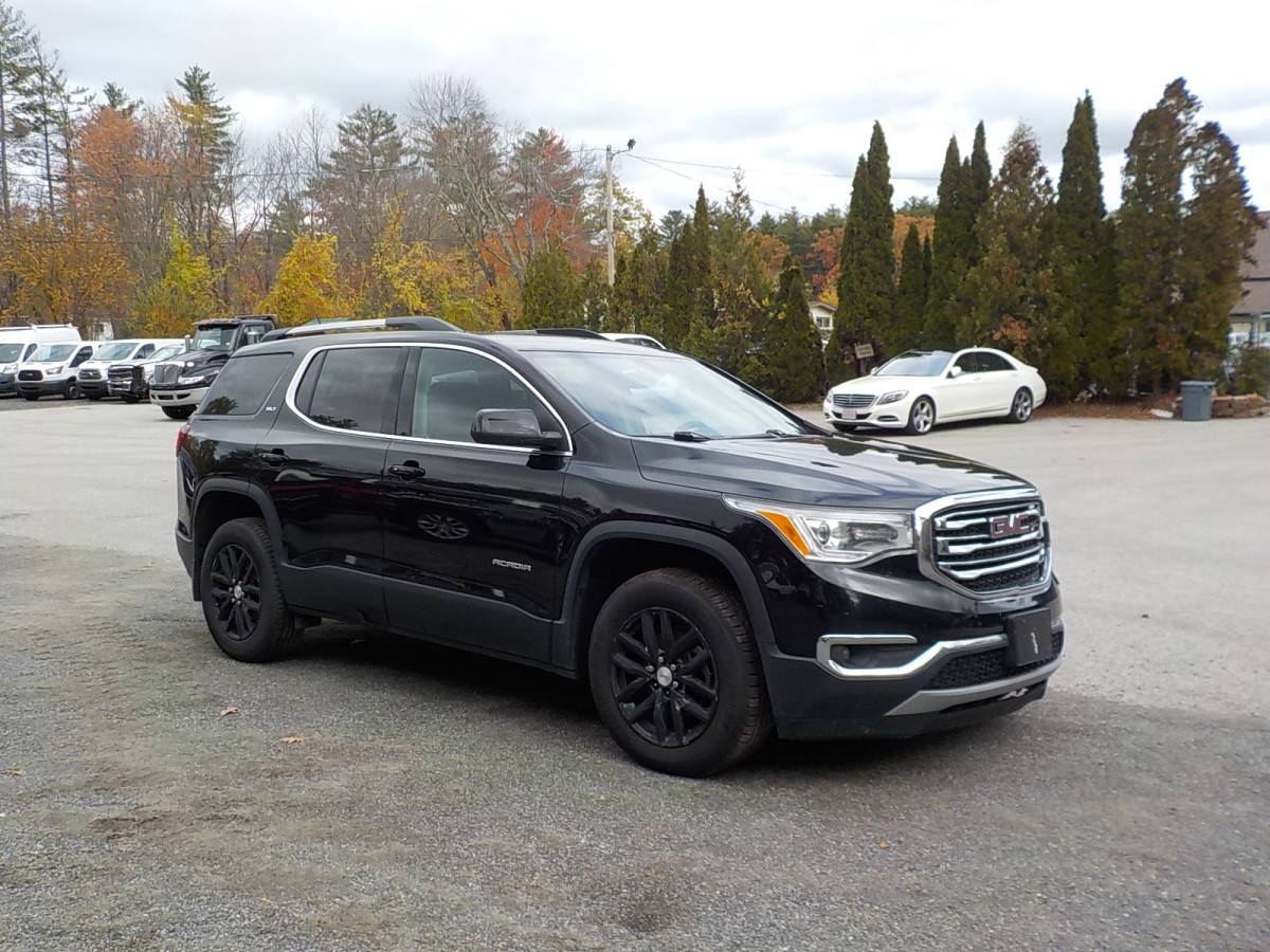 Salvage GMC Acadia Image