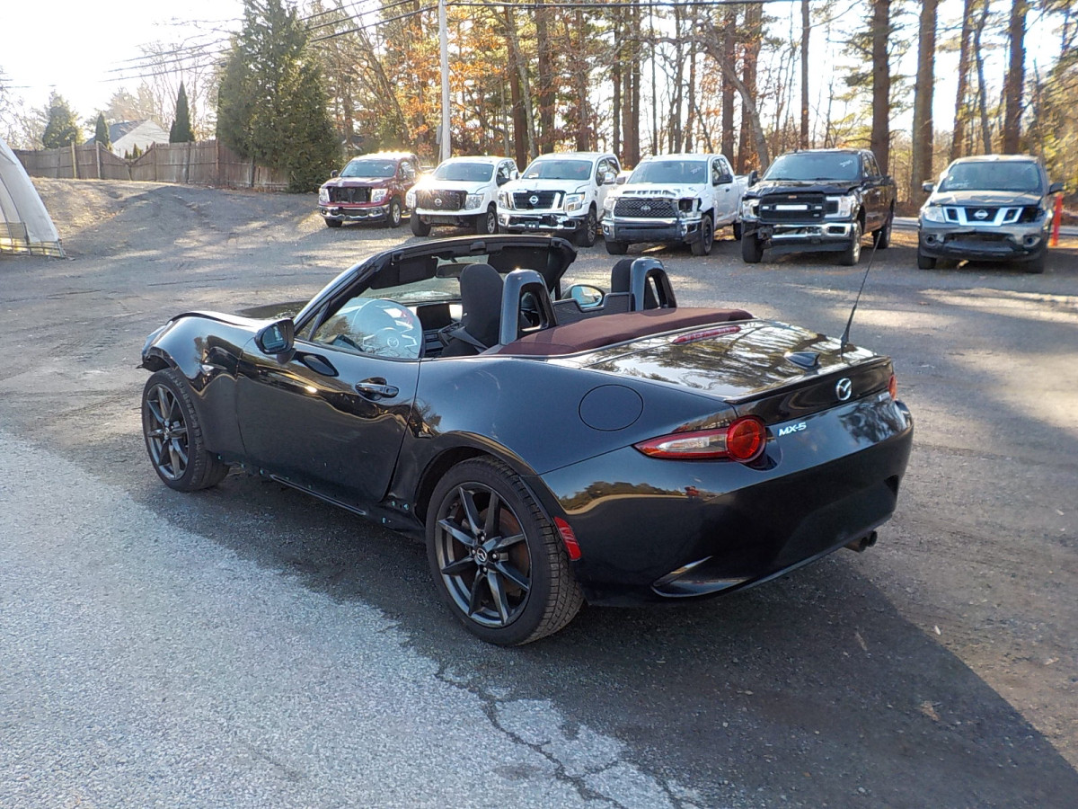 Mazda MX-5 Image 16