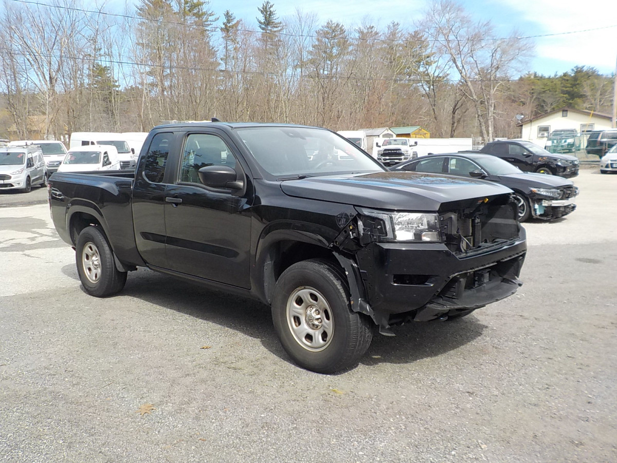 Salvage Nissan Frontier Image