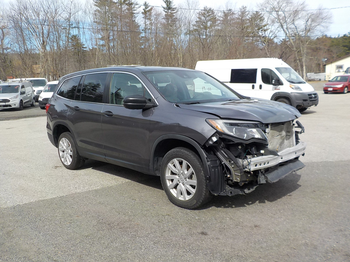Salvage Honda Pilot Image