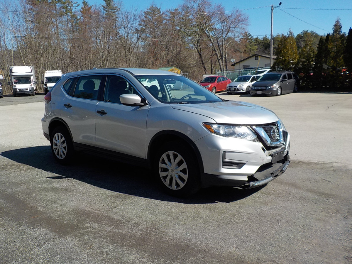 Salvage Nissan Rogue Image