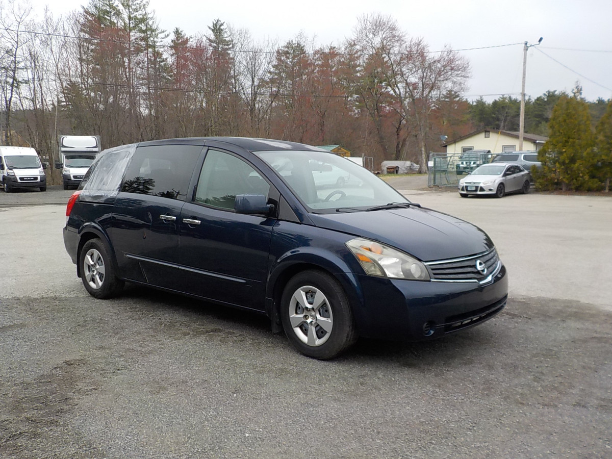 Salvage Nissan Quest Image