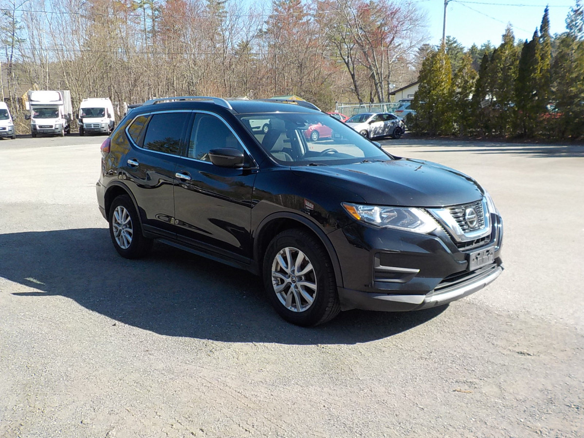 Salvage Nissan Rogue Image