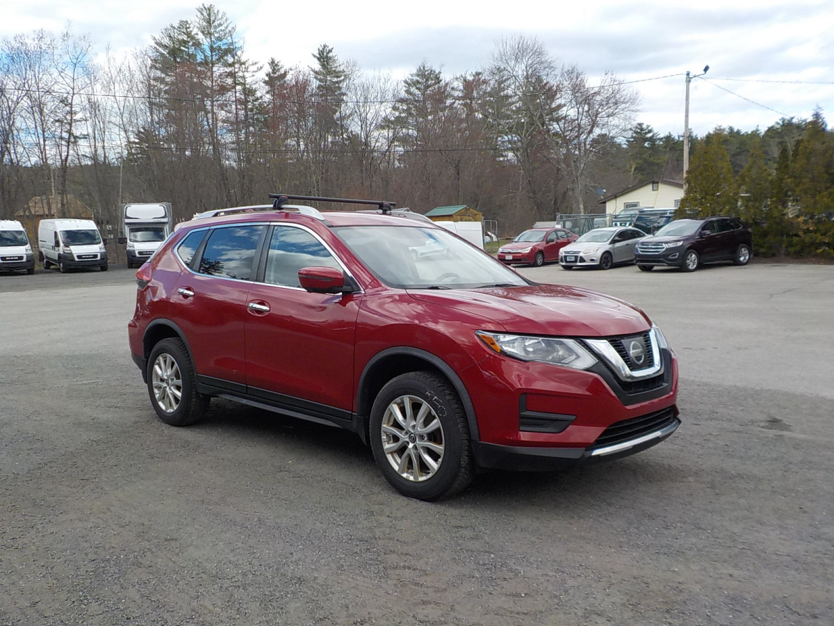 Salvage Nissan Rogue Image