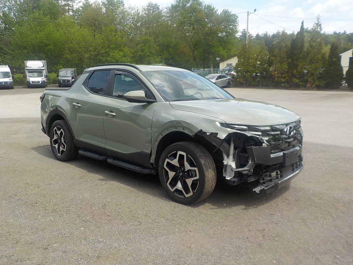Salvage Hyundai Santa Cruz Image