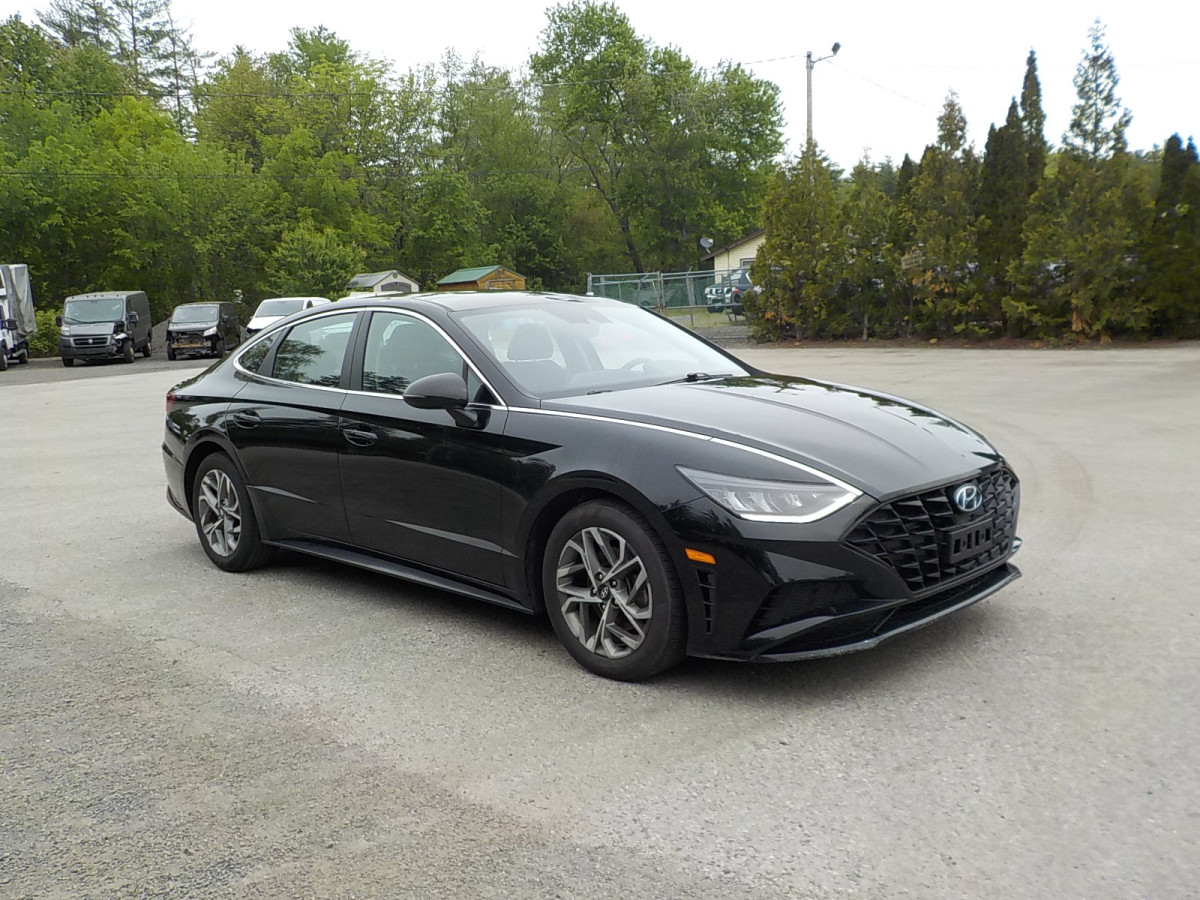 Salvage Hyundai Sonata Image