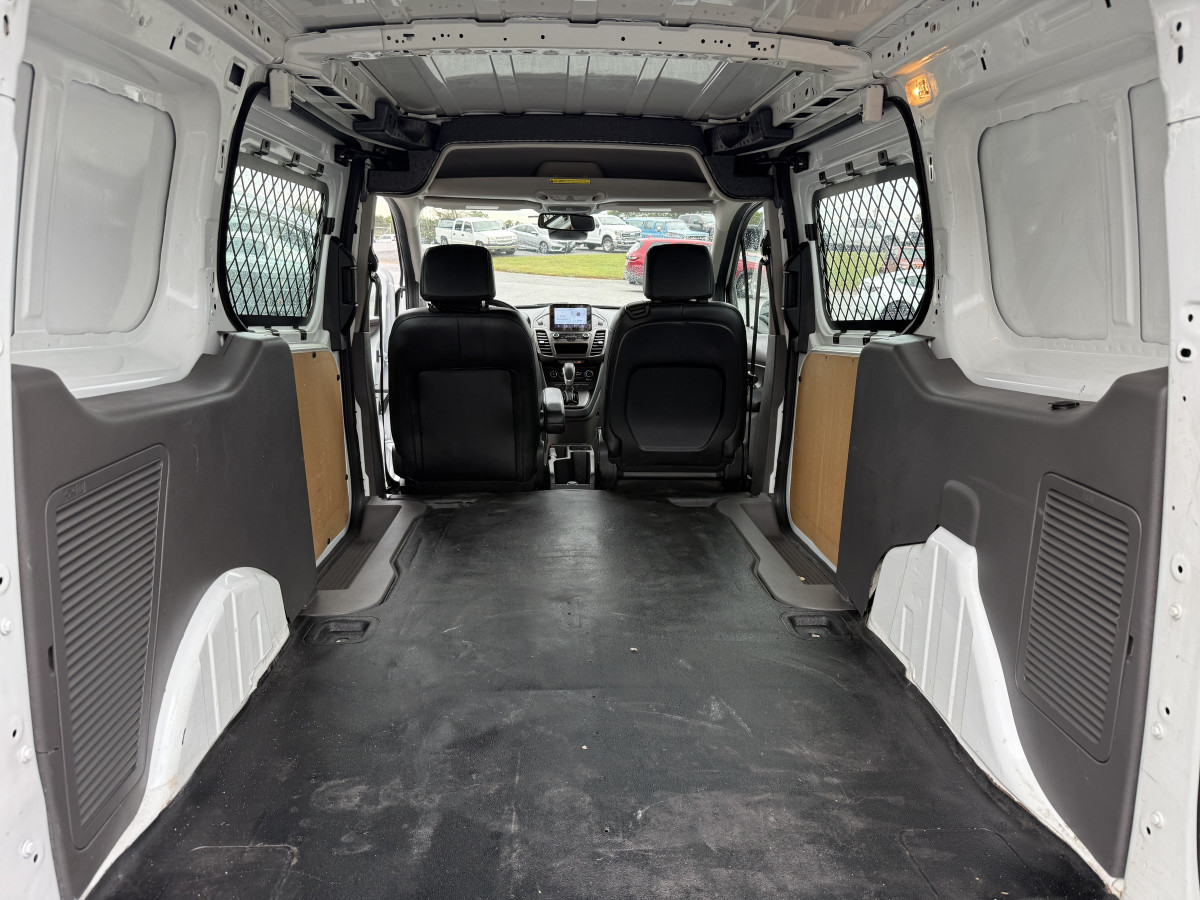 Ford Transit Image 20