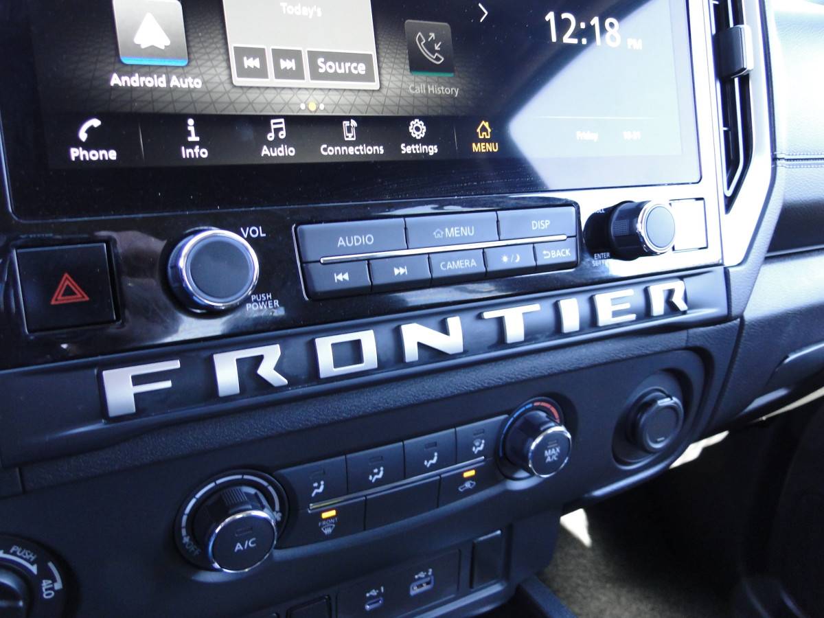 Nissan Frontier Image 17