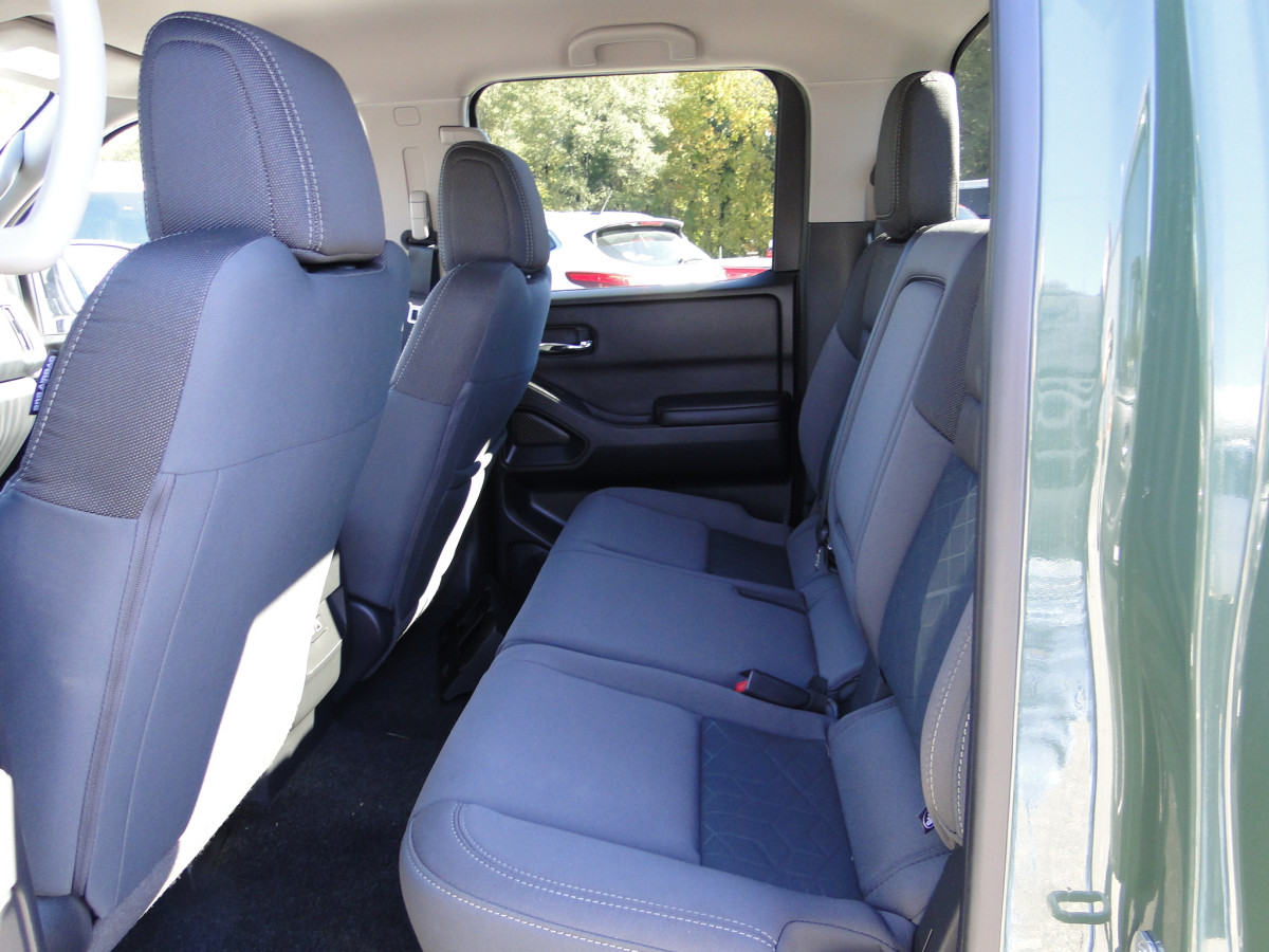 Nissan Frontier Image 28