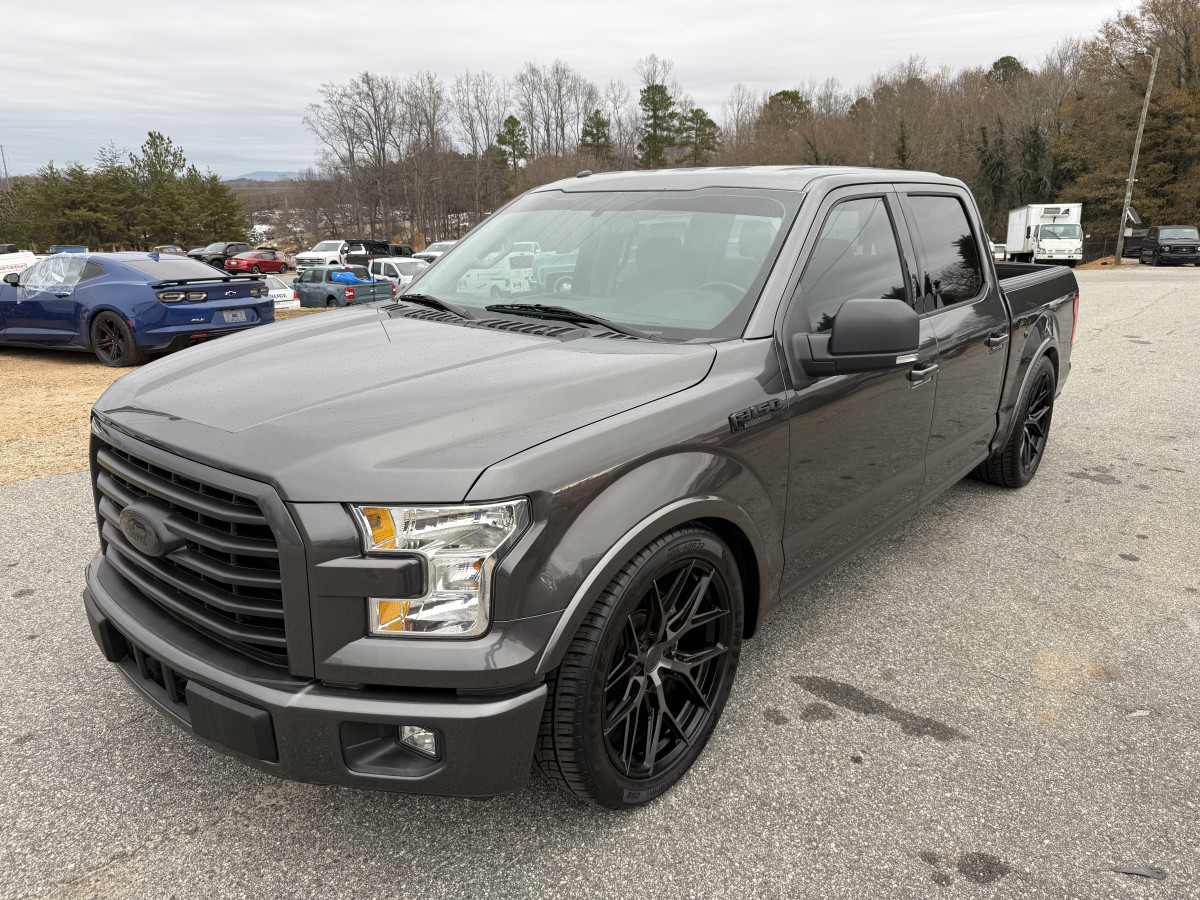 Ford F-150 XLT Image 1