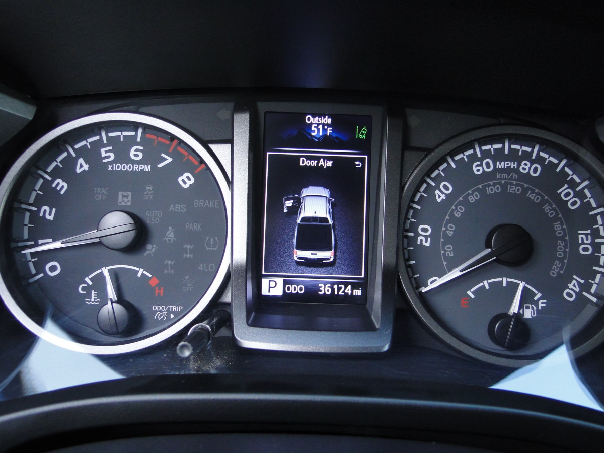 Toyota Tacoma TRD Offroad Image 2