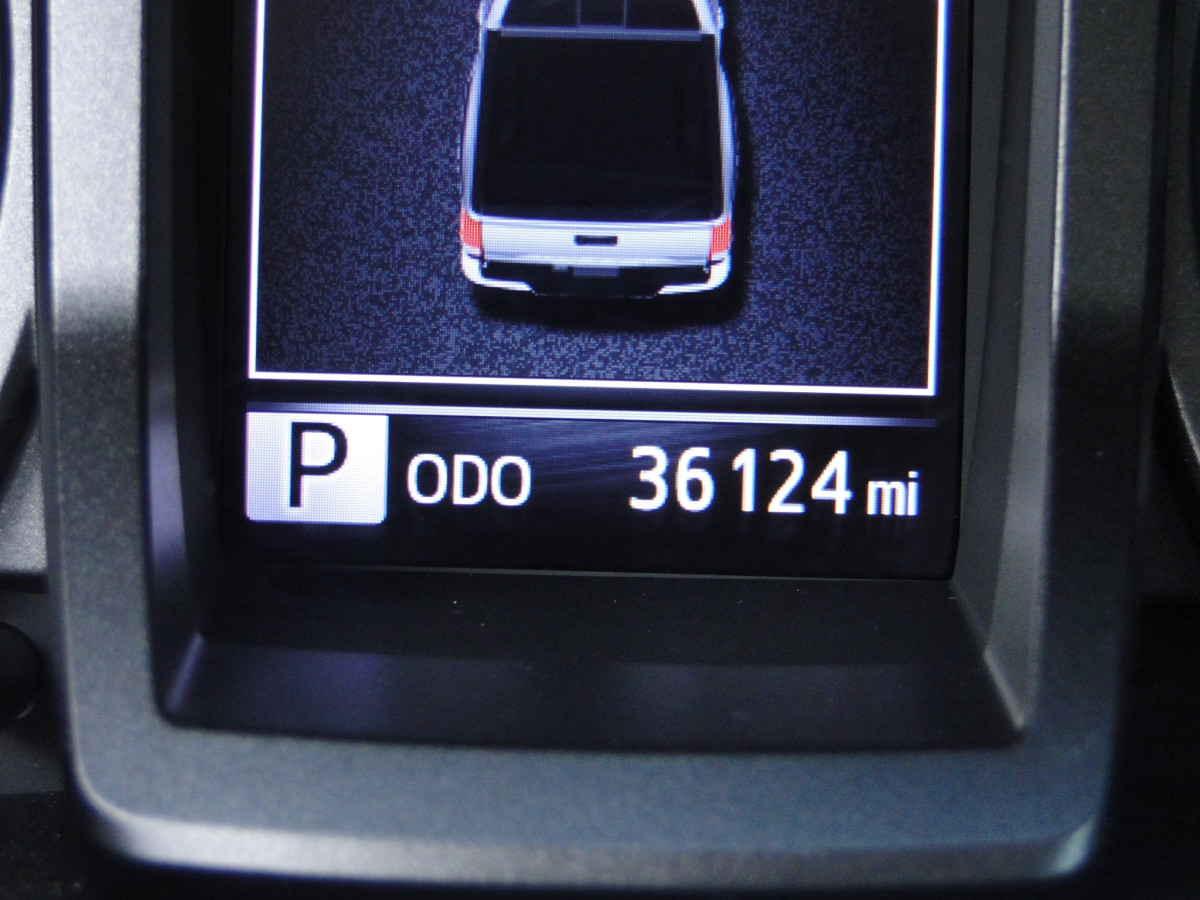 Toyota Tacoma TRD Offroad Image 4