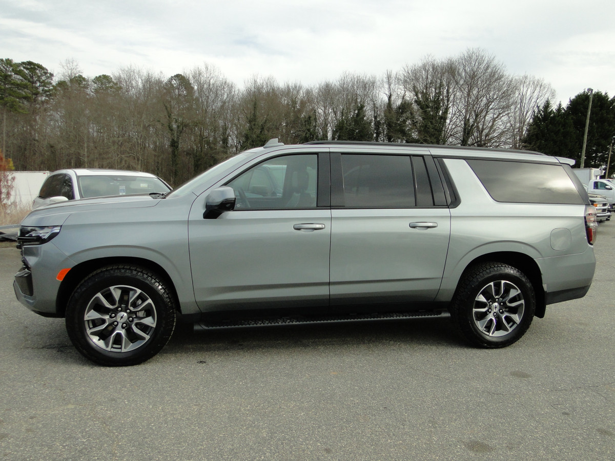 Chevrolet Suburban Image 15