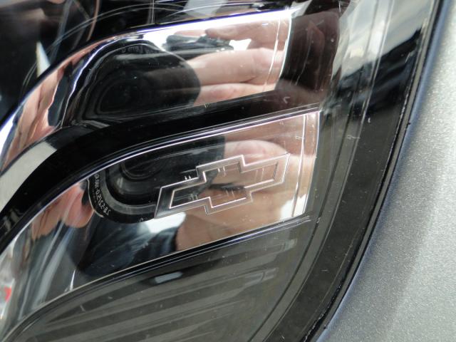 Chevrolet Suburban Image 22