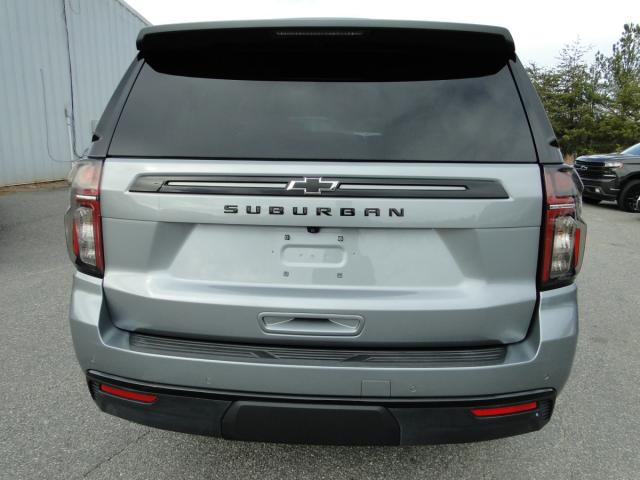 Chevrolet Suburban Image 30